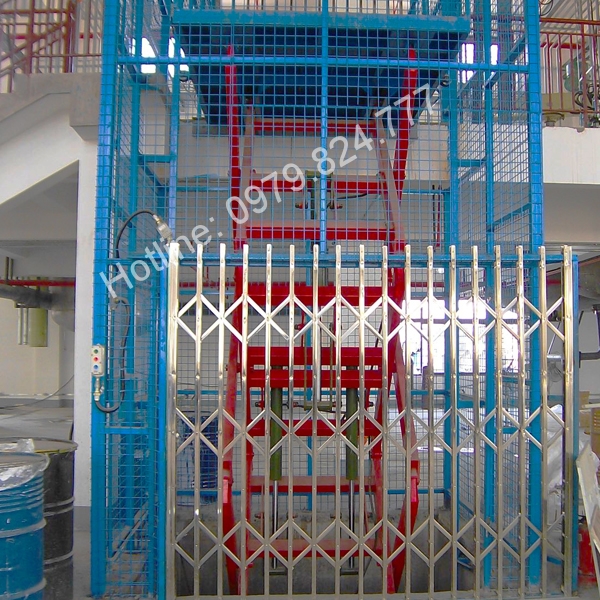 Thang nâng hàng thủy lực 3 tấn