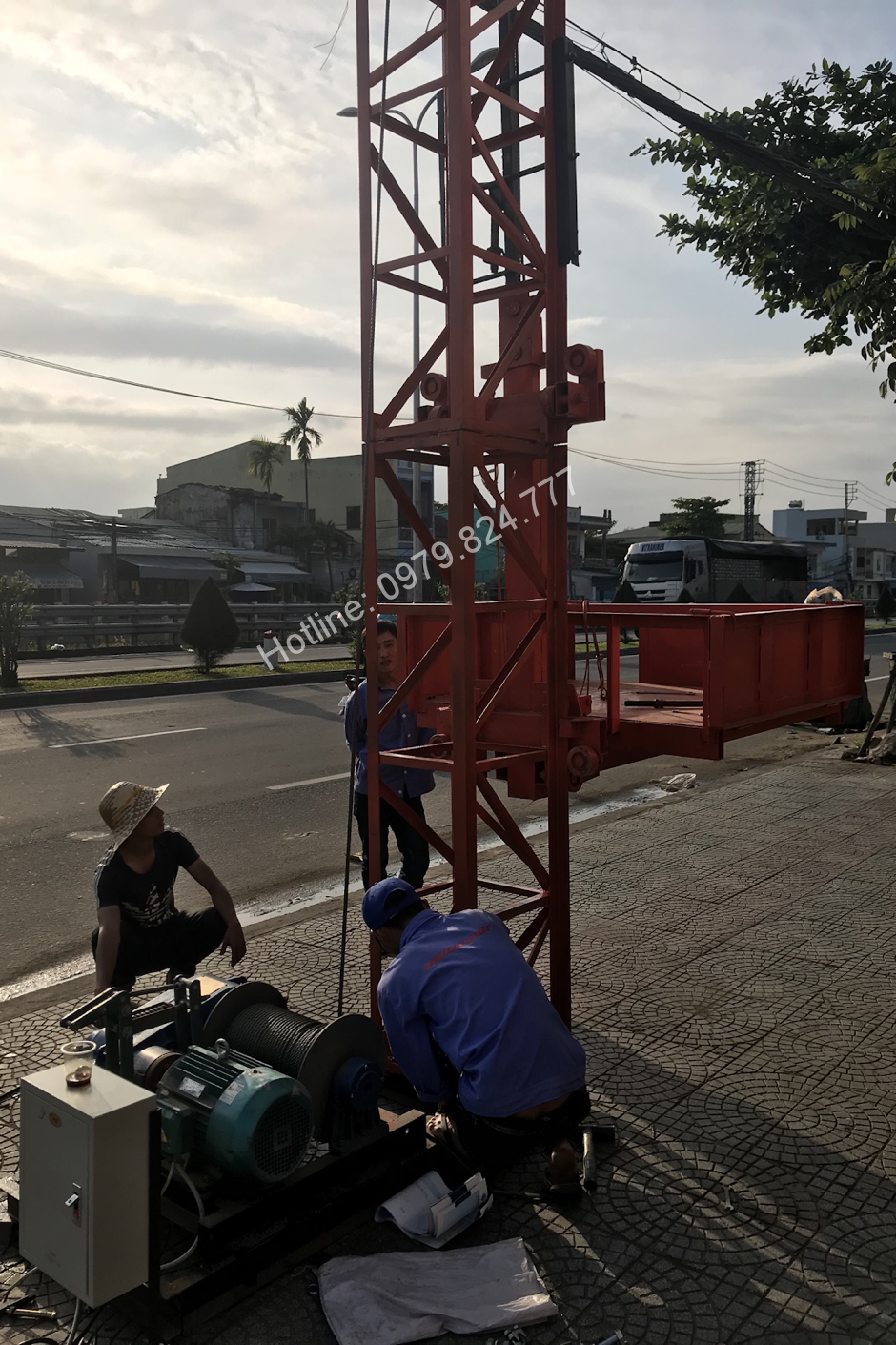 vận thăng nâng hàng 300kg
