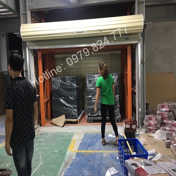 vận thăng nâng hàng 2000kg